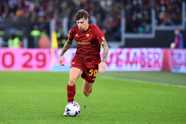 AS Roma takımından Nicola Zalewski, AS Roma ile FC Torino arasında 13 Kasım 2022 'de İtalya' nın başkenti Roma 'da oynanan karşılaşmada görülüyor. - Fotoğraf: Gennaro Masi / LiveMedi