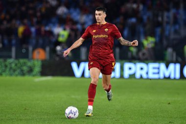 AS Roma takımından Roger Ibanez, AS Roma ile FC Torino arasında 13 Kasım 2022 'de İtalya' nın başkenti Roma 'da oynanan karşılaşmada görülüyor. - Fotoğraf: Gennaro Masi / LiveMedi