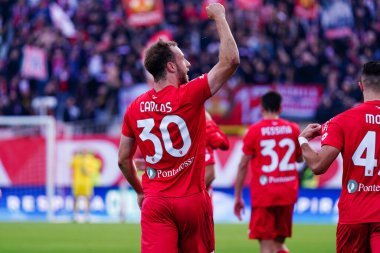 Carlos Augusto (AC Monza) İtalya 'nın Monza kentindeki U-Power Stadyumu' nda oynanan AC Monza-US Salernitana maçında attığı golü 13 Kasım 2022 'de kutluyor.