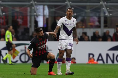 AC Milan 'dan Olivier Giroud ve ACF Fiorentina' dan Igor 13 Kasım 2022 'de Giuseppe Meazza Stadyumu' nda AC Milan ile ACF Fiorentina arasında oynanan 2022 / 23 futbol karşılaşmasında - Fotoğraf: Fabrizio Carabelli / LiveMedi