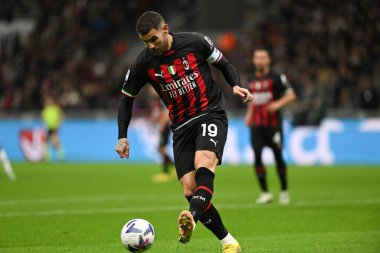 İtalya 'nın Milano kentindeki Giuseppe Meazza San Siro Stadyumu' nda 13 Kasım 2022 tarihinde AC Milan ile ACF Fiorentina arasında oynanan İtalyan Serie A tootball karşılaşması sırasında Ac Milan 'dan Theo Hernandez. Fotoğraf: Tiziano Ballabio - Fotoğraf: Tiziano Ballabio / LiveMedi