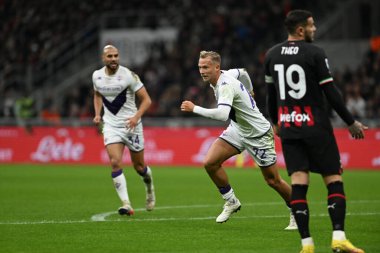 Acf Fiorentina 'dan Antonin Barak, İtalya' nın Milano kentindeki Giuseppe Meazza San Siro Stadyumu 'nda 13 Kasım 2022' de AC Milan ile ACF Fiorentina arasında oynanan İtalyan Serie A 'nın attığı bir maç sonrasında attığı golü kutluyor. Fotoğraf: Tiziano Ballabio - Fotoğraf: