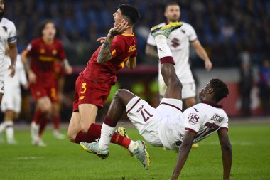 A.S. Roma 'dan Roger Ibanez ve Torino F.C.' den Wilfried Singo. Serie A Şampiyonası 'nın 15. gününde A.S. Roma ve Torino F.C. 13 Kasım 2022 'de Roma, İtalya' daki Stadio Olimpico 'da. - Fotoğraf: Domenico Cippitelli / LiveMedi