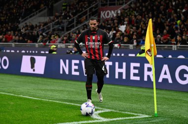 İtalya 'nın Milano şehrindeki Giuseppe Meazza San Siro Stadyumu' nda 13 Kasım 2022 tarihinde AC Milan ile ACF Fiorentina arasında oynanan İtalyan Serie A tootball maçı sırasında Ac Milan 'dan İsmael Bennacer. Fotoğraf: Tiziano Ballabio - Fotoğraf: Tiziano Ballabio / LiveMedi