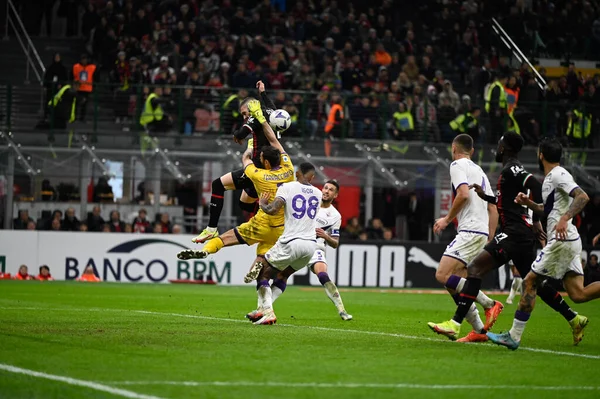 Olivier Giroud Milan Milan Acf Fiorentina Közötti Olaszországi Tootball Mérkőzésen — Stock Fotó