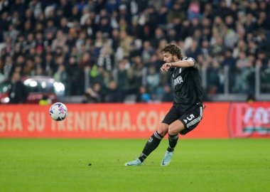 Juventus Fc takımından Manuel Locatelli, 13 Kasım 2022 tarihinde Juventus Fc ve Ss Lazio arasında İtalya 'daki Allianz Stadyumu' nda oynanan maçta Nderim Kaceli - Fotoğraf: Nderim Kaceli / LiveMedi