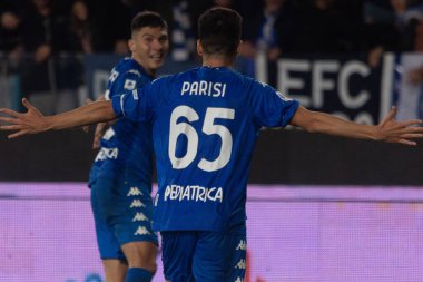 Parisi Fabiano Empoli, İtalya 'nın Empoli kentinde 11 Kasım 2022 tarihinde oynanan Carlo Castellani Stadyumu' nda oynanan Serie A maçında gol 2-0 'lık galibiyetini kutladı.