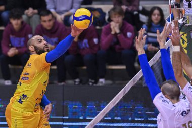 Earvin Ngapeth (Valsa Group Modena) voleybol İtalya Serie A Erkekler Süper Ligi Şampiyonası sırasında Emma Villas Aubay Siena, Siena 'daki PalaEstra' da Leo Shoes Modena 'ya karşı, 13 Kasım 2022 - Fotoğraf: Lisa Guglielm