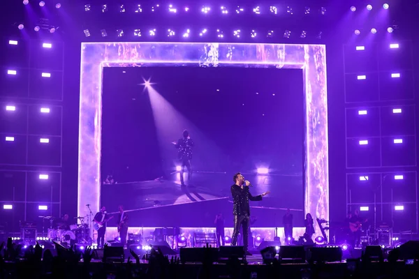 Cesare Cremonini Performs Live Stage Indoor Tour 2022 Mediolanum Forum — Stock Photo, Image