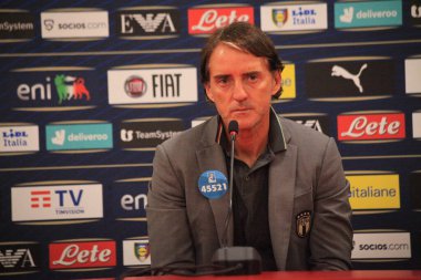 Roberto Mancini, Arnavutluk ve İtalya milli takımları arasında 15 Kasım 2022 'de Arnavutluk' un başkenti Air Albania Stadyumu 'nda oynanan dostça futbol maçından bir gün önce düzenlediği basın toplantısında İtalya' nın baş antrenörü oldu. Fotoğraf: Nderim Kaceli - Fotoğraf: Nde