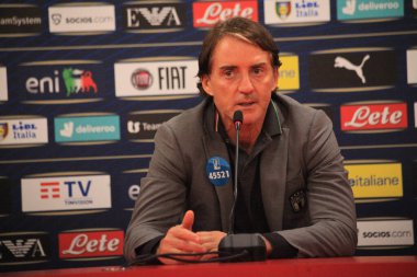Roberto Mancini, Arnavutluk ve İtalya milli takımları arasında 15 Kasım 2022 'de Arnavutluk' un başkenti Air Albania Stadyumu 'nda oynanan dostça futbol maçından bir gün önce düzenlediği basın toplantısında İtalya' nın baş antrenörü oldu. Fotoğraf: Nderim Kaceli - Fotoğraf: Nde
