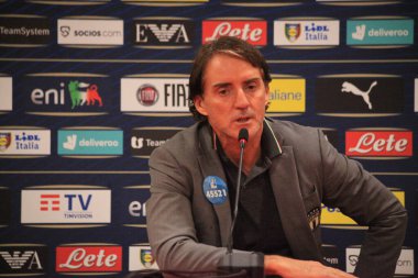 Roberto Mancini, Arnavutluk ve İtalya milli takımları arasında 15 Kasım 2022 'de Arnavutluk' un başkenti Air Albania Stadyumu 'nda oynanan dostça futbol maçından bir gün önce düzenlediği basın toplantısında İtalya' nın baş antrenörü oldu. Fotoğraf: Nderim Kaceli - Fotoğraf: Nde