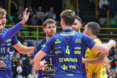 İtalya 'nın Modena kentindeki Pala Panini' de Voleybol CEV Cup Erkekler Modena Volley 'e karşı Ford Levoranta Sastamala maçında kazandığı puan (Valsa Group Modena) - 16 Kasım 2022