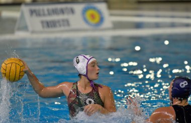 Lucrezia Cergol (Pallanuoto Trieste) vs Claudia Marletta (Orizzonte Catania) Waterpolo İtalyan Serisi A1 Women maçında Pallanuoto Trieste vs Ekipe Orizzonte 'ye karşı Trieste, İtalya, 16 Kasım 2022 - Fotoğraf: Marco Todar