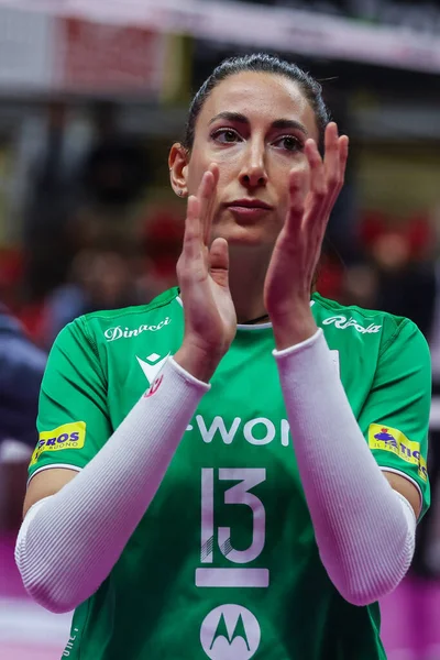 Rossella Olivotto # 13 of UYBA Unet E-Work Busto Arsizio, 16 Kasım 2022 'de İtalya' nın Busto Arena kentinde oynanan UYBA Unet E-Work Busto ve Reale Mutua Fenera Chieri voleybol karşılaşmasında tepki gösterdi - Cred