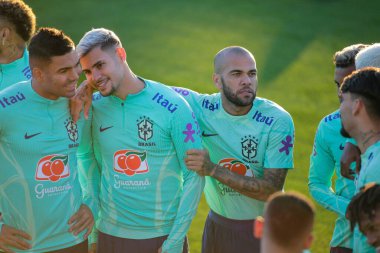 Brezilya Millî Futbol Takımı transferi sırasında Brezilya 'dan Casemiro, Bruno Guimaraes ve Dani Alves, Katar' da düzenlenen 2022 Dünya Kupası final etabı öncesinde, 16 Kasım 2022, Torino, İtalya. Fotoğraf: Nderim Kaceli - Fotoğraf: Nderi