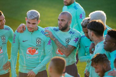 Brezilya Millî Futbol Takımı transferi sırasında Brezilya 'dan Bruno Guimaraes ve Dani Alves, Katar' da düzenlenen 2022 Dünya Kupası 'nın final aşamasından önce, 16 Kasım 2022' de Juventus Eğitim Merkezi 'nde, Torino, İtalya. Fotoğraf: Nderim Kaceli - Fotoğraf: Nderim Kaceli / Li