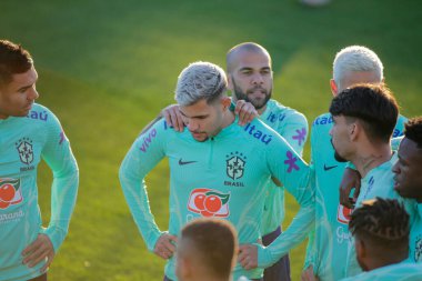 Brezilya Millî Futbol Takımı transferi sırasında Brezilya 'dan Bruno Guimaraes ve Dani Alves, Katar' da düzenlenen 2022 Dünya Kupası 'nın final aşamasından önce, 16 Kasım 2022' de Juventus Eğitim Merkezi 'nde, Torino, İtalya. Fotoğraf: Nderim Kaceli - Fotoğraf: Nderim Kaceli / Li