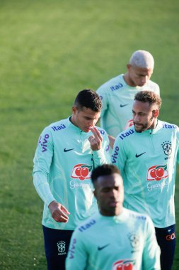 Brezilya Millî Futbol Takımı transferi sırasında Brezilya 'dan Thiago Silva ve Brezilya' dan Neymar Jr. 'ın Katar' da düzenlenen Dünya Kupası 2022 Dünya Kupası final sahnesinden önce, 16 Kasım 2022, Torino, İtalya. Fotoğraf: Nderim Kaceli - Fotoğraf: Nderim Kac
