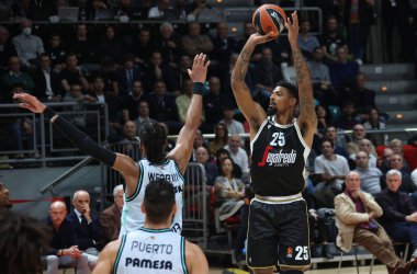 Jordan Mickey (Segafredo Virtus Bologna) Euroleague basketbol şampiyonası maçında Segafredo Virtus Bologna - Valencia Basket Kulübü - Bologna, 17 Kasım 2022 - Paladozza spor sarayında - Kredi: Michele Nucci / LiveMedi