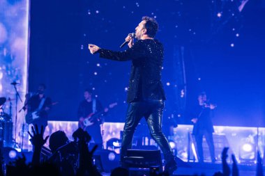 Cesare Cremonini, İtalyan şarkıcı Cesare Cremonini 'nin 17 Kasım 2022' de Milano, İtalya 'daki Mediolanum Forum' da verdiği konser sırasında sahneye çıktı.