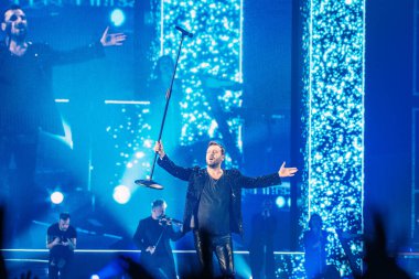Cesare Cremonini, İtalyan şarkıcı Cesare Cremonini 'nin 17 Kasım 2022' de Milano, İtalya 'daki Mediolanum Forum' da verdiği konser sırasında sahneye çıktı.