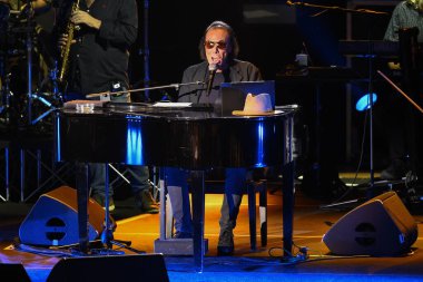 Antonello Venditti, 18 Kasım 2022 'de İtalya, Roma' daki Parco della Musica Konser Salonu 'nda. - Fotoğraf: Domenico Cippitelli / LiveMedi