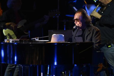 Antonello Venditti, 18 Kasım 2022 'de İtalya, Roma' daki Parco della Musica Konser Salonu 'nda. - Fotoğraf: Domenico Cippitelli / LiveMedi