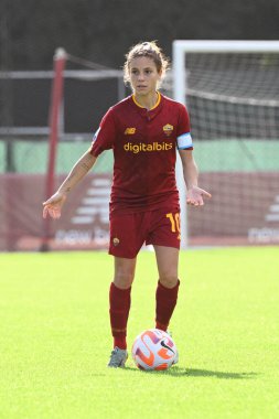Manuela Giugliano (AS Roma Kadınları), 19 Kasım 2022 tarihinde Tre Fontane Stadyumu 'nda AS Roman Kadınları ve UC Sampdoria arasında oynanan İtalya Futbol Şampiyonası Ligi 2022 / 2023 karşılaşmasında. - Fotoğraf: Fabrizio Corradetti / LiveMedi
