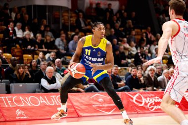 Xavier Johnson (Tezenis Scagliera Verona) İtalya Basketbol Şampiyonası sırasında UNAHOTELS Reggio Emilia, Tezenis Verona 'ya karşı Reggio Emilia, İtalya' da PalaBigi 'de, 20 Kasım 2022 - Fotoğraf: Nicholas Russ