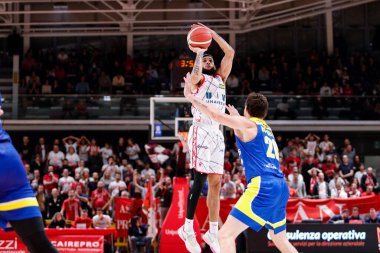 Kassius Robertson (Unahotels Pallacanestro Reggiana) İtalya Basketbol Şampiyonası sırasında UNAHOTELS Reggio Emilia 'ya karşı Tezenis Verona, Reggio Emilia, İtalya' da PalaBigi 'de, 20 Kasım 2022 - Fotoğraf: Nicholas Russ