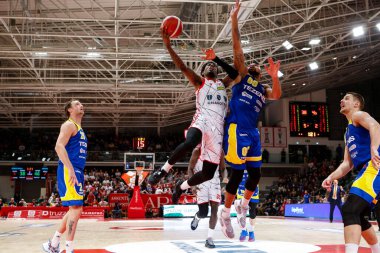 Sacar Anim (Unahotels Pallacanestro Reggiana) İtalya Basketbol Şampiyonası sırasında UNAHOTELS Reggio Emilia 'ya karşı Tezenis Verona, Reggio Emilia' da PalaBigi 'de, 20 Kasım 2022 - Fotoğraf: Nicholas Russ