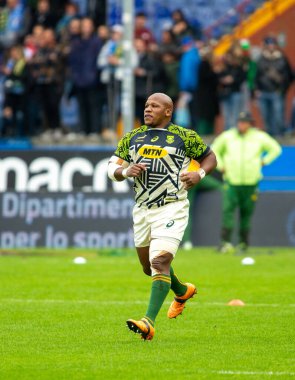 ANS - İtalya Güz Ulusları Serisi sırasında Güney Afrikalı Bongi Mbonambi, 19 Kasım 2022 'de İtalya' nın Cenova kentindeki Luigi Ferrarsi Stadyumu 'nda oynanan rugby karşılaşması. Fotoğraf: Nderim Kaceli - Fotoğraf: Nderim Kaceli / LiveMedi