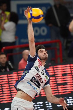 20 Kasım 2022 'de İtalya' nın Perugia kentinde Pala Barton 'da İtalyan Serie A Men SuperLeague Şampiyonası Sir Susa Perugia ve Itas Trentino arasında oynanan Voleybol Şampiyonası sırasında Lavya Daniele (n.15 itas trentino) - Loris Cerquiglin