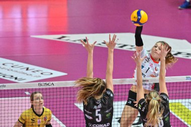 Lara Caravello (Bosca Cuneo) & # xA; - pg05 (Bartoccini-Fortinfissi Perugia) & # xA; - Victoria Dilfer (Bartoccini-Fortinfissi Perugia) & # xA; - Kuznetsova Sofya (Bosca Cuneo) İtalyan Serie A1 Kadınlar Serisi sırasında Cuneo Granda Volley - Bartocini-