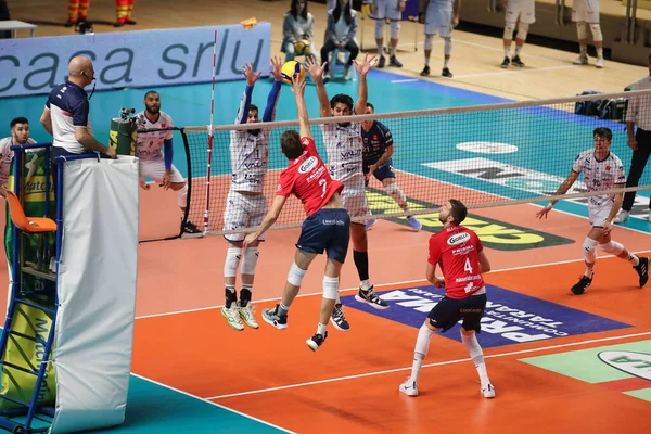 Oleg Antonov Gioiella Prisma Taranto Spike Volleyball Italian Serie Men — Stock Photo, Image