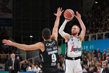 Niccolo Mannion - Virtus Segafredo Bologna, İtalya Basketbol Şampiyonası Dolomiti Energia Trentino 'ya karşı Trento, İtalya' daki BLM Group Arena 'da 20 Kasım 2022 - Fotoğraf: Roberto Tommasi