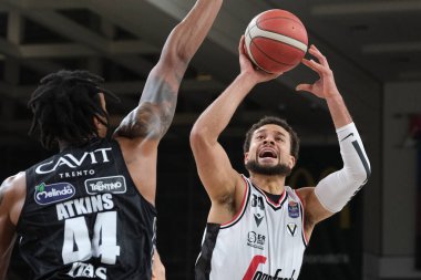 Kyle Weems - İtalya Basketbol Şampiyonası sırasında Virtus Segafredo Bologna Dolomiti Energia Trentino 'ya karşı Trento, İtalya' daki BLM Group Arena 'da, 20 Kasım 2022 - Fotoğraf: Roberto Tommasin