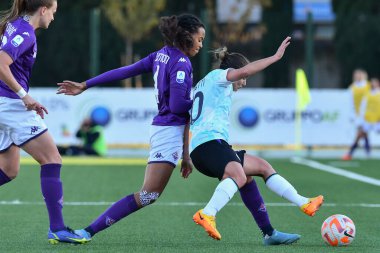 İtalya futbolu sırasındaki Tatiana Bonetti (Inter) ve Jazmin Nichole Jackmon (ACF Fiorentina) maçlarında ACF Fiorentina - FC Internazionale - Sesto Fiorentino Pietro Torrini Stadyumu 'nda (FI), İtalya, 20 Kasım 2022 - Fotoğraf: L: