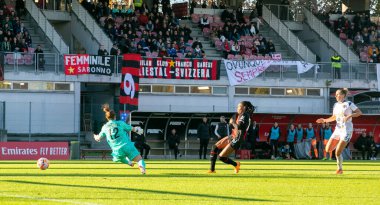 Thomas Lindsey 'in İtalya futbolu sırasındaki skoru (Ac Milan) 20 Kasım 2022' de İtalya 'nın Milano şehrindeki Vismara Stadyumu' nda oynanan AC Milan - Como Women maçında Andrea Marango