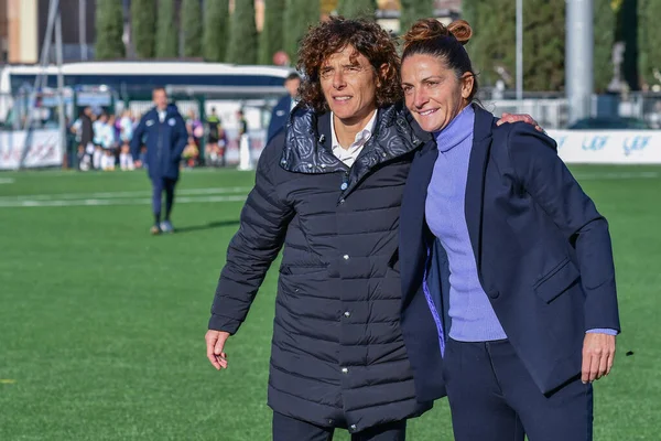 Patrizia Panico (ACF Fiorentina 'nın baş antrenörü), İtalya' nın başkenti Fiorentino 'daki Pietro Torrini Stadyumu' nda (FI) 2 Kasım 'da oynanan ACF Fiorentina - Inter - FC Internazionale maçında oynayan Rita Guarino (İnter' in baş antrenörü) ve Patrizia Panico (ACF).