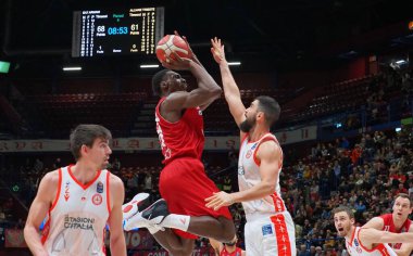 Paul Biligha (EA7 Emporio Armani Olimpia Milano) İtalya Basketbol Şampiyonası EA7 Emporio Armani Milano 'ya karşı Pallacanestro Trieste, İtalya' nın Milano şehrinde 20 Kasım 2022 'de Mediolanum Forum' da