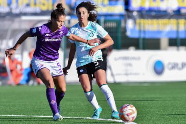 Ghoutia Karchouni (Inter) ve Alice Tortelli (ACF Fiorentina) İtalyan futbol takımı Serie A Women maçında ACF Fiorentina vs Inter - FC Internazionale, Pietro Torrini Stadyumu 'nda (FI), İtalya, 20 Kasım 2022 - Fotoğraf: Lisa Gu