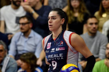 Francesca Villani # 9 numara Reale Mutua Fenera Chieri, 20 Kasım 2022 'de İtalya' nın Chieri kentinde oynanan Volley Serie A kadınlar 2022 / 23 'te Reale Mutua Fenera Chieri ile Savino del Bene Scandicci arasında oynanan karşılaşmada.