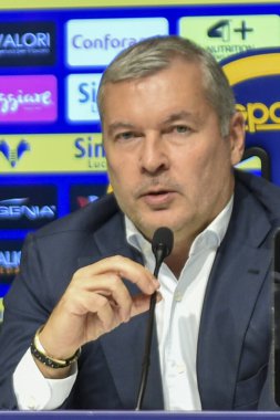 Sean Sogliano basın toplantısı sırasında Hellas Verona FC 'nin yeni spor direktörü. Serie A Tim 2022-23 Hellas Verona Genel Merkezi, Verona, İtalya, 21 Kasım 2022. - Fotoğraf: Davide Casentini / LiveMedi