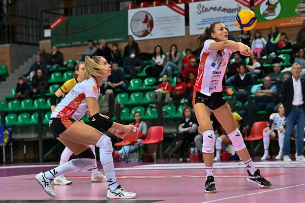 Greta Szakmary Cuneo Agnese Cecconello Bosca Cuneo Durante Partido Voleibol —  Fotos de Stock