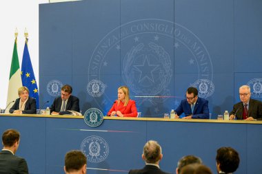 Bakanlar Kurulu 'nun 2023 bütçe tasarısının onaylanmasının ardından 25 Ekim 2022' de İtalya 'nın Roma kentinde yapılan oturum sırasında basın toplantısı düzenlendi. - Fotoğraf: Fabrizio Corradetti / LiveMedi