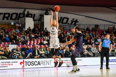 Mantas Rubstavicius (7 bet-Lietkabelis Panevezys), 22 Kasım 2022 'de İtalya' nın Venedik kentinde Taliercio Palasport 'ta oynanan Basketbol Şampiyonası Umana Reyer Venice vs 7bet-Lietkabelis maçında 3 sayılık bir atış yaptı.