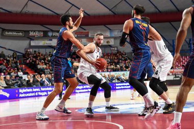 Benas Griciunas (7bet-Lietkabelis Panevezys), 22 Kasım 2022 'de İtalya' nın Venedik kentindeki Taliercio Palasport 'ta oynanan Basketbol Şampiyonası Umana Reyer Venice vs 7bet-Lietkabelis Panevezys maçında eylem halindedir.