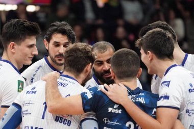 İtalya Voleybol Ligi Süper Lig Şampiyonası sırasında valsa grubu modenası Sir Safety Susa Perugia, Pala Barton 'da Leo Shoes Modena' ya karşı 24 Kasım 2022 - Fotoğraf: Loris Cerquiglin